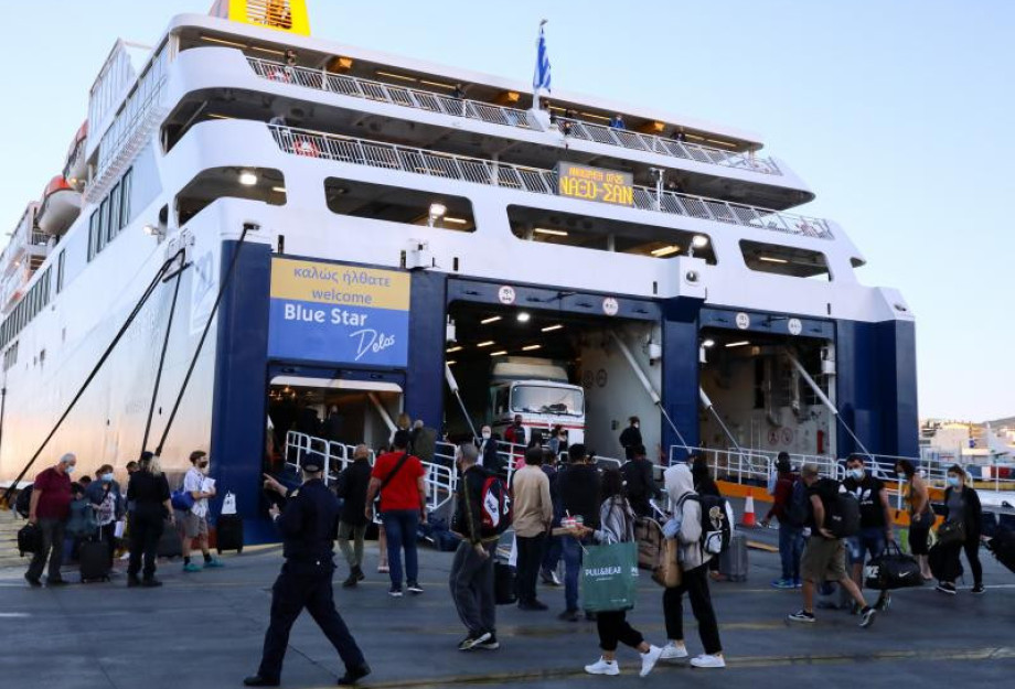 Απίστευτο περιστατικό: Άφησαν έξω από το πλοίο μητέρα με δυο παιδιά γιατί δεν είχε πιστοποιητικά ότι ήταν δικά της Απίστευτο περιστατικό: Άφησαν έξω από το πλοίο μητέρα με δυο παιδιά γιατί δεν είχε πιστοποιητικά ότι ήταν δικά της