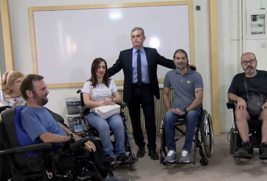 Μετά από αίτημα στον Σπυρόπουλο απέκτησε επιτέλους γραφεία ο Σύλλογος Κινητικά Αναπήρων Ν. Σερρών Μετά από αίτημα στον Σπυρόπουλο απέκτησε επιτέλους γραφεία ο Σύλλογος Κινητικά Αναπήρων Ν. Σερρών