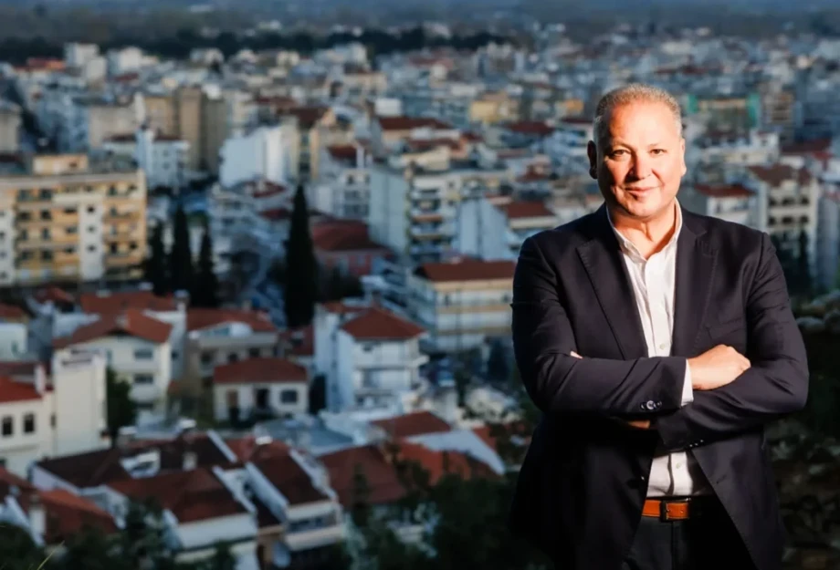 Λευτέρης Αβραμάκης: Σύντροφοι δώστε τόπο στα νιάτα και τη νέα γενιά! Λευτέρης Αβραμάκης: Σύντροφοι δώστε τόπο στα νιάτα και τη νέα γενιά!