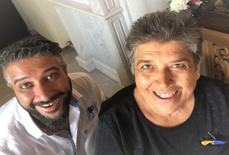 Μάνα, είπες ότι μας αγαπάς και έφυγες. Ηρέμησες από τον καρκίνο.