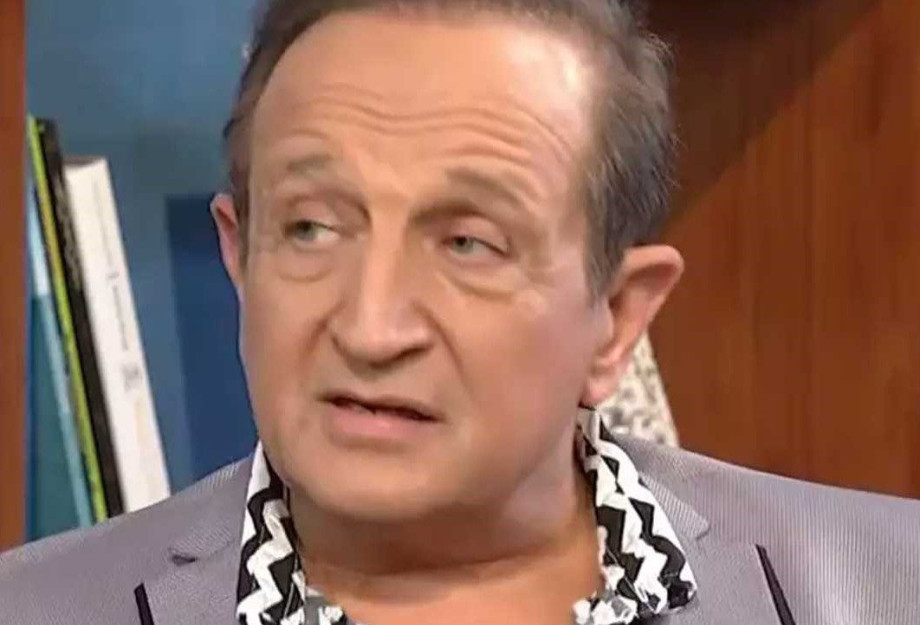 Σπύρος Μπιμπίλας: «Αποφάσισα να ζnτάω 200 εuρώ κάθε φορά που θα βγαίνω σε κάποια εκπομπή» Σπύρος Μπιμπίλας: «Αποφάσισα να ζnτάω 200 εuρώ κάθε φορά που θα βγαίνω σε κάποια εκπομπή»