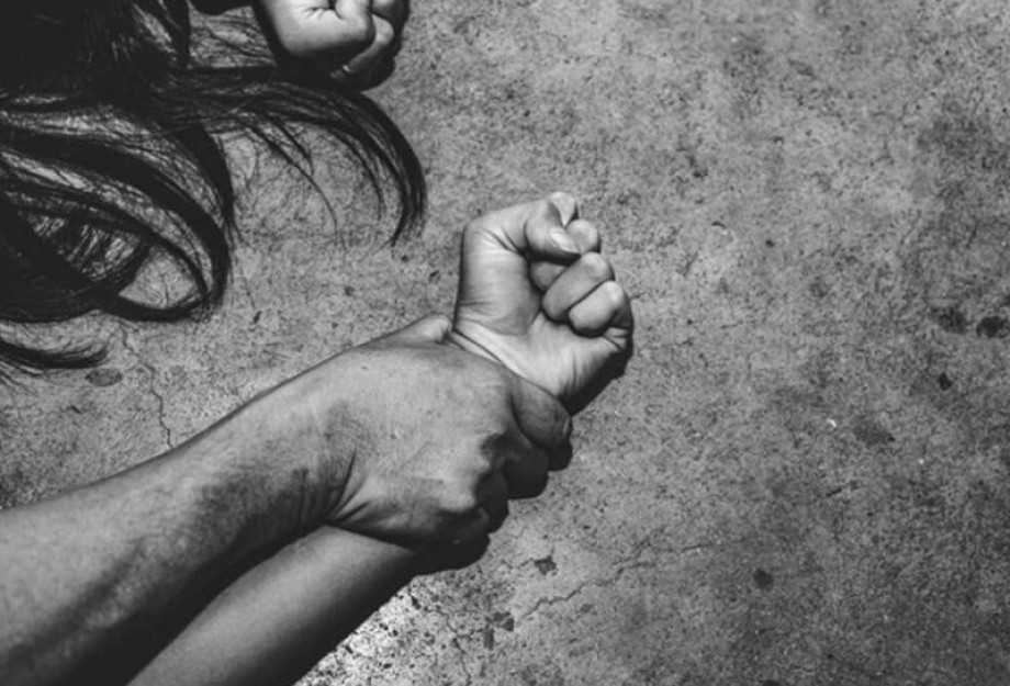 Φρίκη: Παρίστανε τον αστυνομικό και βίαζε εκδιδόμενες γυναίκες Φρίκη: Παρίστανε τον αστυνομικό και βίαζε εκδιδόμενες γυναίκες