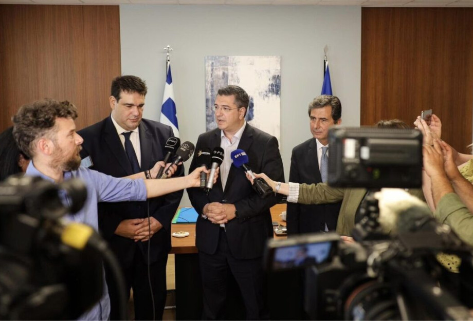 Στην συνάντηση Τζιτζικώστα – Λιβάνιου-Γκιουλέκα αποφασίστηκε Αναβάθμιση διοικητικών δομών Στην συνάντηση Τζιτζικώστα – Λιβάνιου-Γκιουλέκα αποφασίστηκε Αναβάθμιση διοικητικών δομών