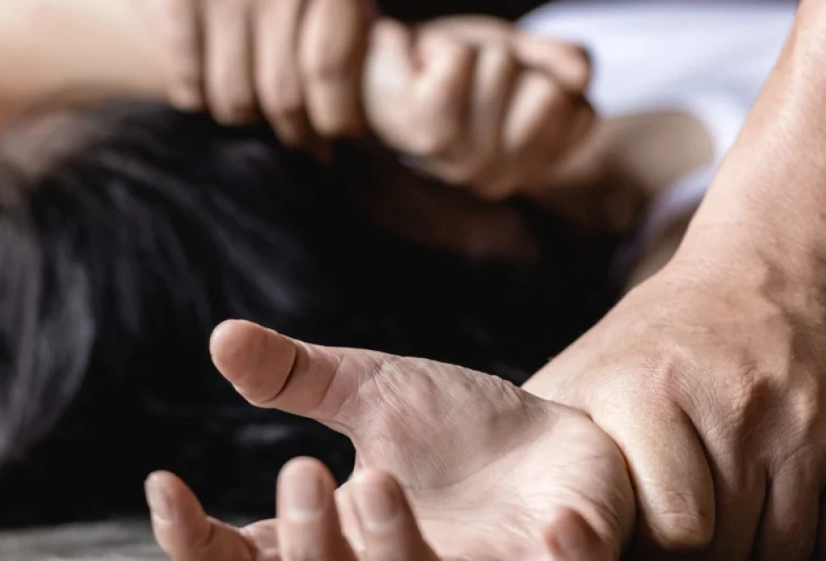 Φρίκη στη Λαμία: Ζευγάρι βίασε 19χρονη, ενώ ήταν μεθυσμένη – Την τράβηξαν βίντεο Φρίκη στη Λαμία: Ζευγάρι βίασε 19χρονη, ενώ ήταν μεθυσμένη – Την τράβηξαν βίντεο