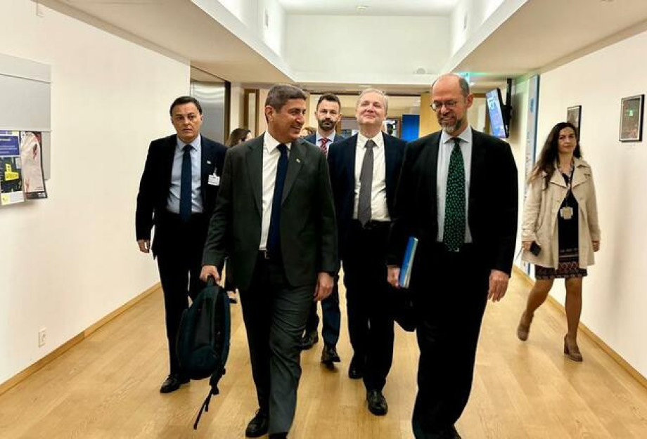 Ο Λευτέρης Αυγενάκης ζήτησε από την ΕΕ πιο δραστικά μέτρα για την προστασία των παραγωγών Ο Λευτέρης Αυγενάκης ζήτησε από την ΕΕ πιο δραστικά μέτρα για την προστασία των παραγωγών