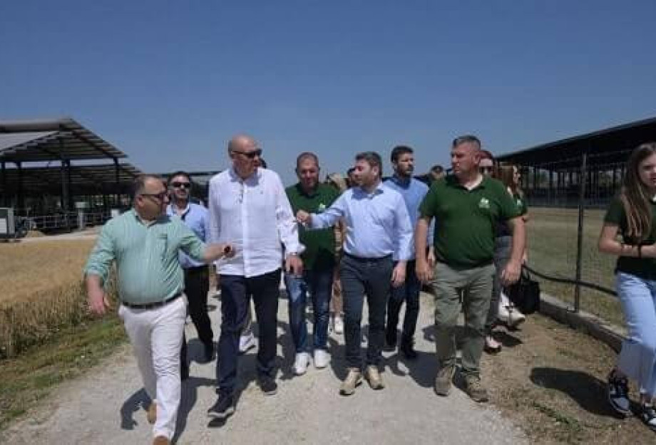 Επισκέφτηκε ο Νίκος Ανδρουλάκης την πρότυπη κτηνοτροφική μονάδα Φιλιππίδη στον Γάζωρο Σερρών Επισκέφτηκε ο Νίκος Ανδρουλάκης την πρότυπη κτηνοτροφική μονάδα Φιλιππίδη στον Γάζωρο Σερρών