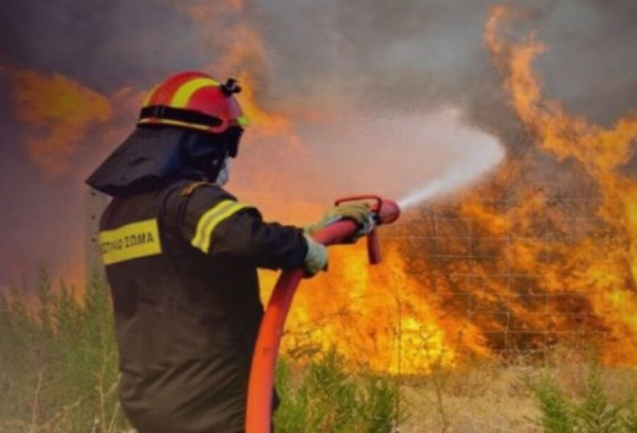 Μεγάλη φωτιά τώρα στα Χανιά, ήχησε 112 για εκκένωση Μεγάλη φωτιά τώρα στα Χανιά, ήχησε 112 για εκκένωση