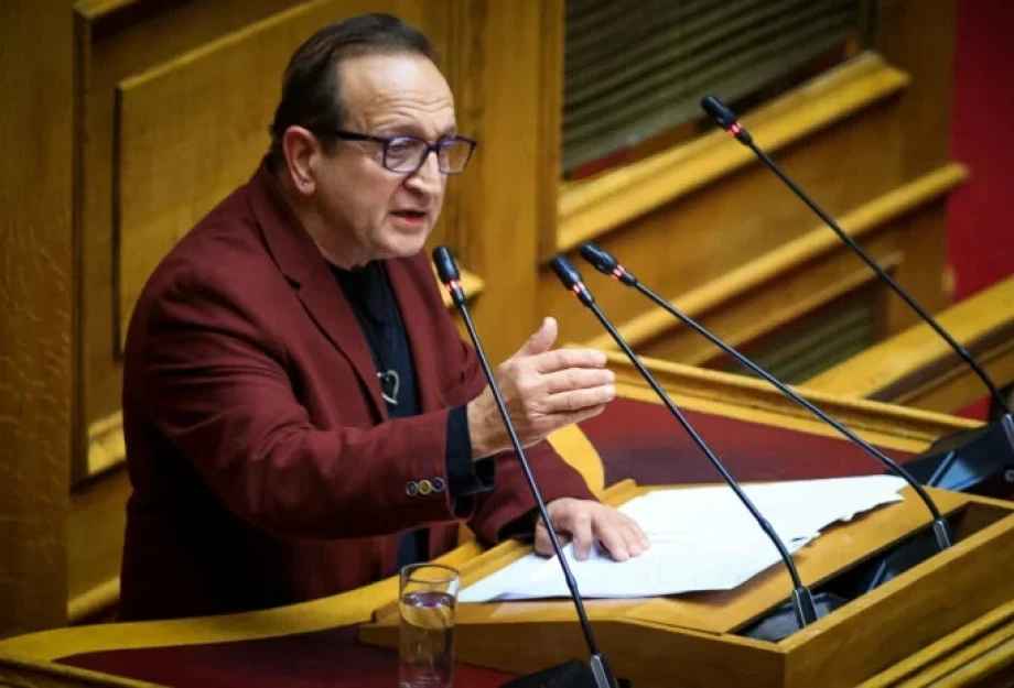 Σπύρος Μπιμπίλας: «Δεν είμαι ο πρώτος γκέι που μπήκε στην βουλή, υπάρχουν κι άλλοι που δεν το λένε» Σπύρος Μπιμπίλας: «Δεν είμαι ο πρώτος γκέι που μπήκε στην βουλή, υπάρχουν κι άλλοι που δεν το λένε»