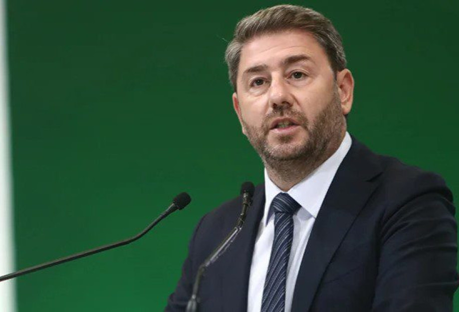 Ζητούμενο για το ΠΑΣΟΚ η επαφή με το λαό και η ελπίδα για κάτι καλύτερο Ζητούμενο για το ΠΑΣΟΚ η επαφή με το λαό και η ελπίδα για κάτι καλύτερο