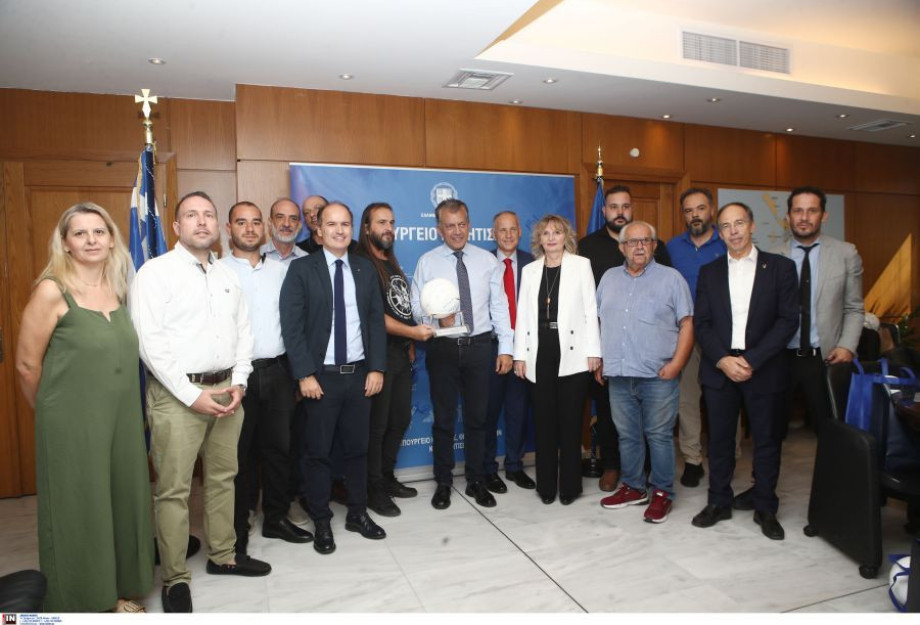 Στην συνάντηση Καδή (Che Guevara Club) – Βρούτση (υφυπουργού αθλητισμού) αναλύθηκαν τα προβλήματα του “κουκουλονόμου” Στην συνάντηση Καδή (Che Guevara Club) – Βρούτση (υφυπουργού αθλητισμού) αναλύθηκαν τα προβλήματα του “κουκουλονόμου”