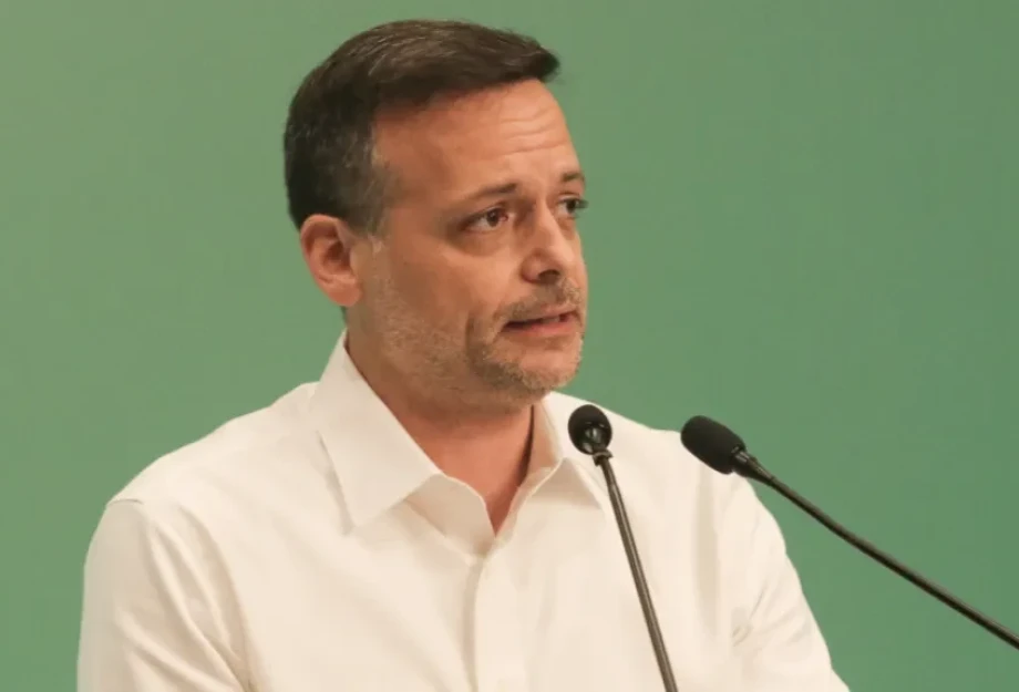 Χάρης Δούκας: «Αύριο το ΠΑΣΟΚ αλλάζει σελίδα» Χάρης Δούκας: «Αύριο το ΠΑΣΟΚ αλλάζει σελίδα»