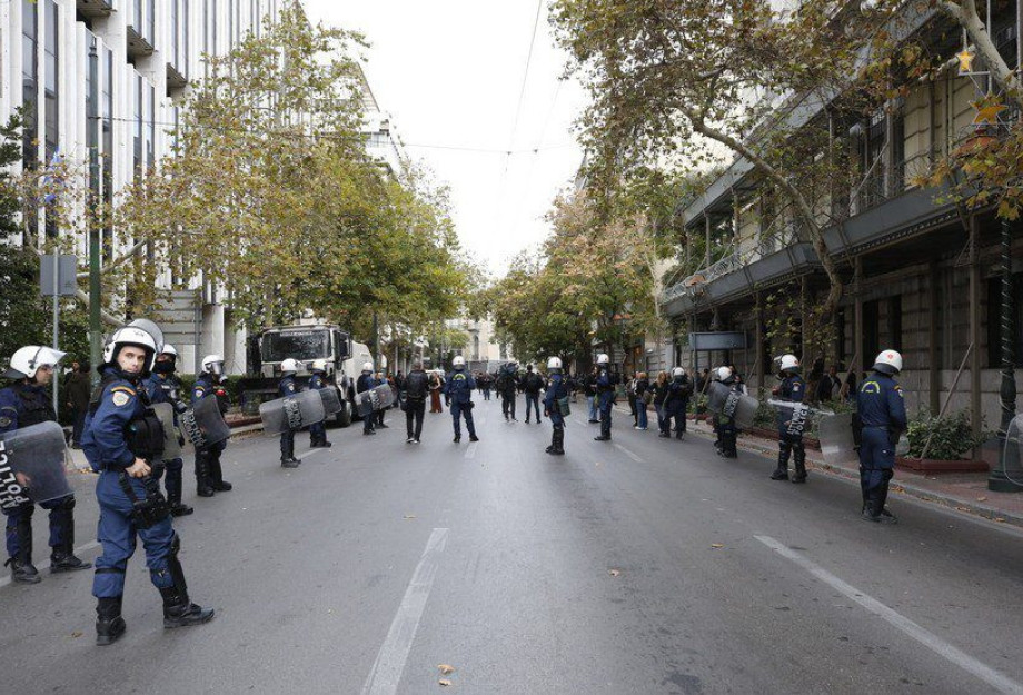 Πολυτεχνείο: Δρακόντεια τα μέτρα της ΕΛ.ΑΣ στην Αθήνα – Επί ποδός 5.000 αστυνομικοί, ελικόπτερα, drones και αύρες Πολυτεχνείο: Δρακόντεια τα μέτρα της ΕΛ.ΑΣ στην Αθήνα – Επί ποδός 5.000 αστυνομικοί, ελικόπτερα, drones και αύρες