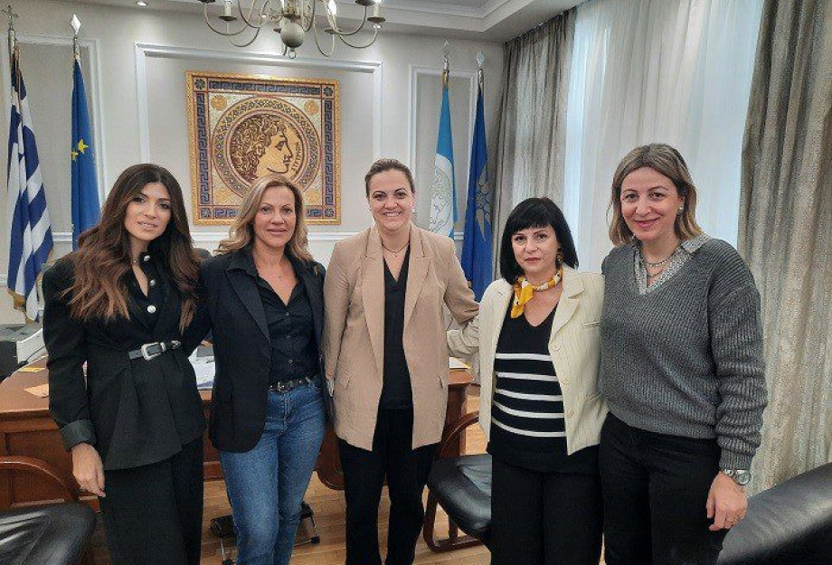 Συνάντηση Δημάρχου Σερρών με τα νέα μέλη του Διοικητικού Συμβουλίου του Εμπορικού Συλλόγου Συνάντηση Δημάρχου Σερρών με τα νέα μέλη του Διοικητικού Συμβουλίου του Εμπορικού Συλλόγου