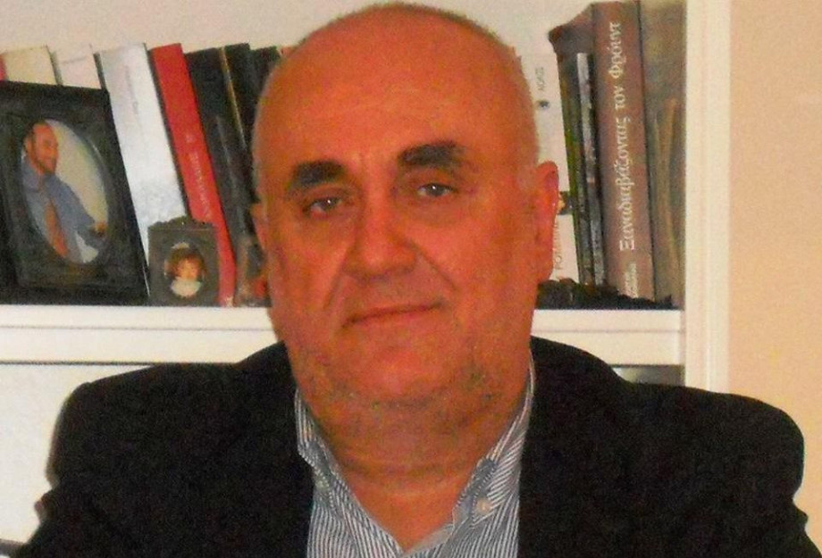 Μιχάλης Καρτερός: Στη Νιγρίτα υπάρχει είδος κυπαρισιού που ρίχνει πευκοβελόνες! Μιχάλης Καρτερός: Στη Νιγρίτα υπάρχει είδος κυπαρισιού που ρίχνει πευκοβελόνες!
