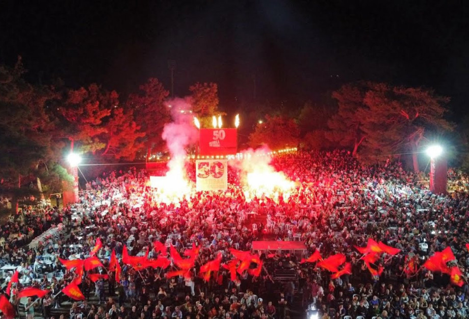 Πέτυχε το 50ο φεστιβάλ της ΚΝΕ – Ο Κουτσούμπας έχει …ρεύμα! Πέτυχε το 50ο φεστιβάλ της ΚΝΕ – Ο Κουτσούμπας έχει …ρεύμα!