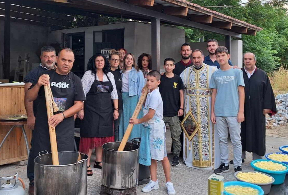 Σέρρες: Αναβίωσε και φέτος το «Μακάριο της Παναγίας» στην Αγία Παρασκευή στο Σιδηρόκαστρο Σέρρες: Αναβίωσε και φέτος το «Μακάριο της Παναγίας» στην Αγία Παρασκευή στο Σιδηρόκαστρο