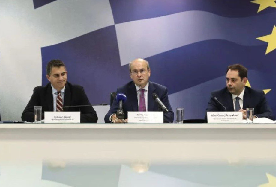 Οι 12 αυξήσεις αποδοχών και οι 12 νέες μειώσεις φόρων – Όσα είπε ο Χατζηδάκης Οι 12 αυξήσεις αποδοχών και οι 12 νέες μειώσεις φόρων – Όσα είπε ο Χατζηδάκης