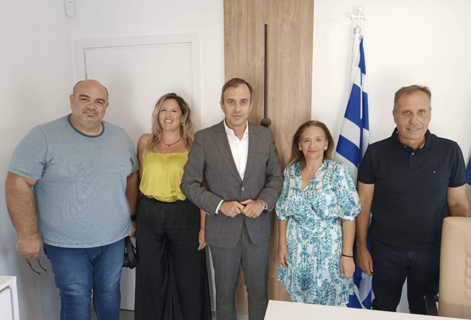 Συναντήθηκε με στελέχη της ΔΑΚΕ Πρωτοβάθμιας Εκπαίδευσης – «Η παιδεία στο επίκεντρο» για τον Τάσο Χατζηβασιλείου Συναντήθηκε με στελέχη της ΔΑΚΕ Πρωτοβάθμιας Εκπαίδευσης – «Η παιδεία στο επίκεντρο» για τον Τάσο Χατζηβασιλείου