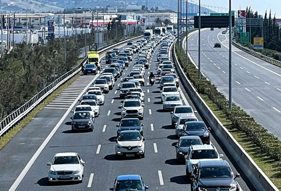 Τα έσοδα από τους αυτοκινητοδρόμους στον «κουρβανά» του δημοσίου χρέους Τα έσοδα από τους αυτοκινητοδρόμους στον «κουρβανά» του δημοσίου χρέους