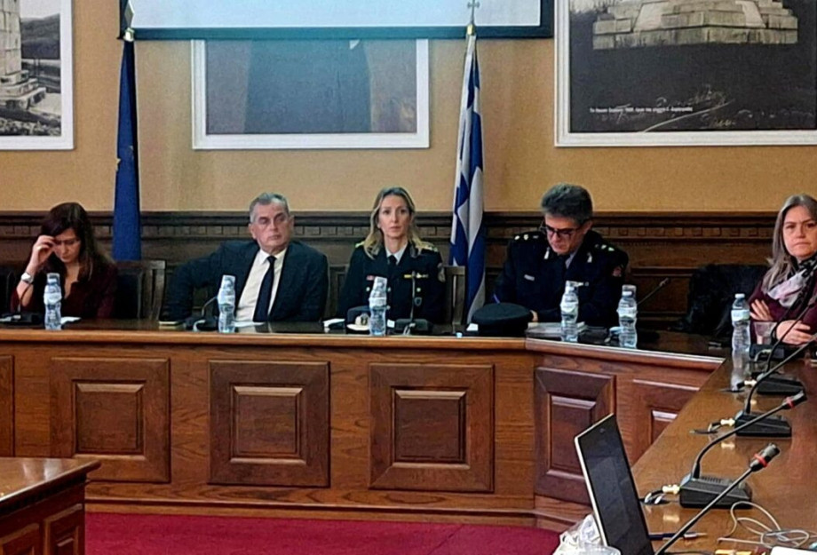 Το θέμα της ημερίδας της Περιφέρειας Η παραβατικότητα παιδιών και εφήβων Το θέμα της ημερίδας της Περιφέρειας Η παραβατικότητα παιδιών και εφήβων
