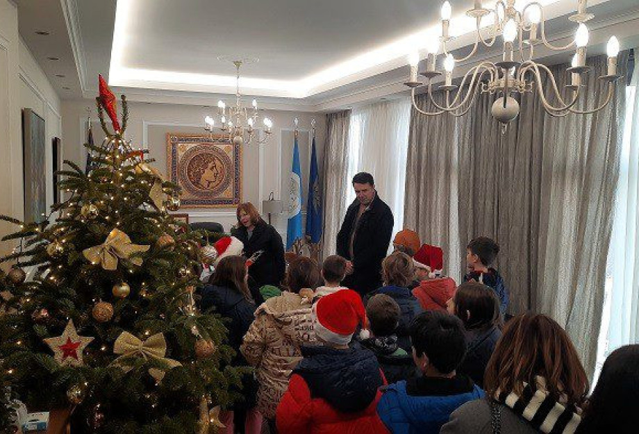 «Πλημμύρισε» με χριστουγεννιάτικα κάλαντα και μελωδίες το Δημαρχείο Σερρών «Πλημμύρισε» με χριστουγεννιάτικα κάλαντα και μελωδίες το Δημαρχείο Σερρών