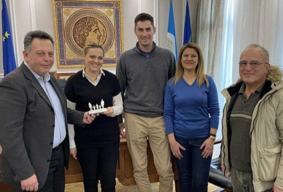Συνάντηση της Δημάρχου Σερρών με τα μέλη του Συλλόγου Τριτέκνων Σερρών «Η Ελπίδα» Συνάντηση της Δημάρχου Σερρών με τα μέλη του Συλλόγου Τριτέκνων Σερρών «Η Ελπίδα»