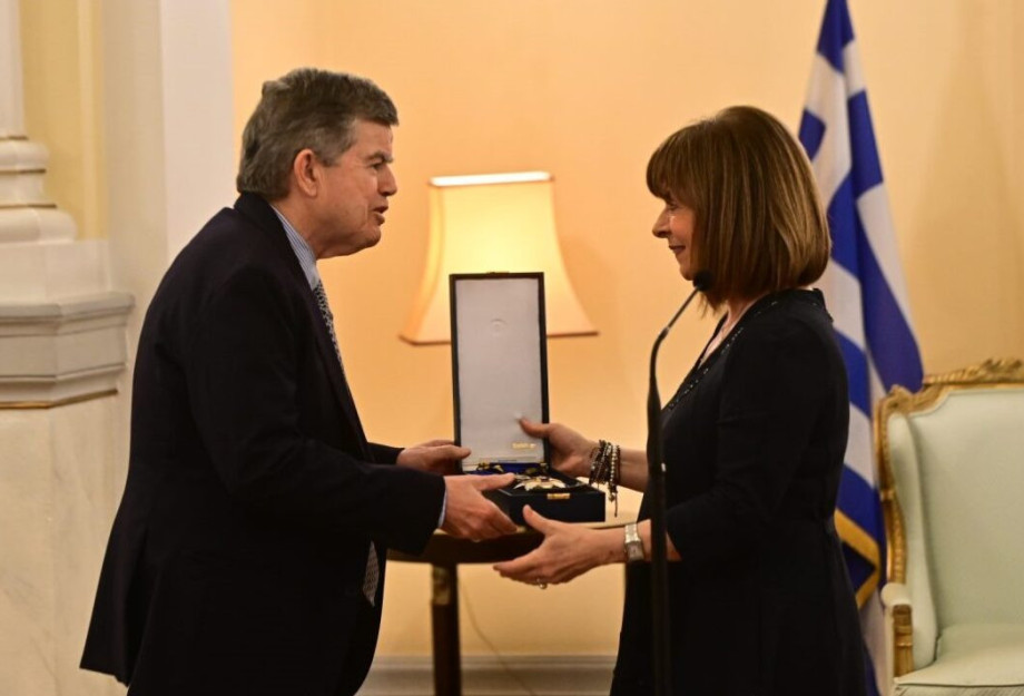 Τον Μεγαλόσταυρο του Τάγματος της Τιμής απένειμε η ΠτΔ στον Αθανάσιο Μαρτίνο Τον Μεγαλόσταυρο του Τάγματος της Τιμής απένειμε η ΠτΔ στον Αθανάσιο Μαρτίνο