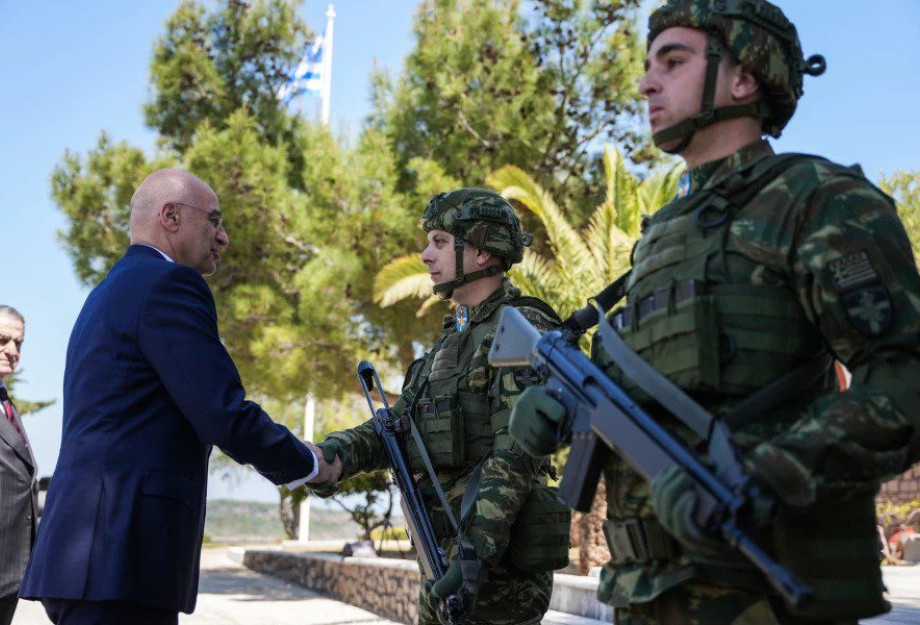 Δένδιας από Λέσβο: Ελπίζω σε νέες εξοικονομήσεις που θα δοθούν στο προσωπικό των Ενόπλων Δυνάμεων Δένδιας από Λέσβο: Ελπίζω σε νέες εξοικονομήσεις που θα δοθούν στο προσωπικό των Ενόπλων Δυνάμεων