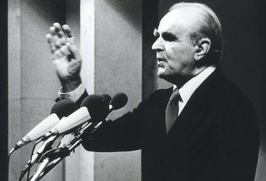 ΝΔ για τα 27 χρόνια από τον θάνατο του Κωνσταντίνου Καραμανλή: Η παρακαταθήκη του, σταθερή μας πυξίδα για το παρόν και το μέλλον ΝΔ για τα 27 χρόνια από τον θάνατο του Κωνσταντίνου Καραμανλή: Η παρακαταθήκη του, σταθερή μας πυξίδα για το παρόν και το μέλλον