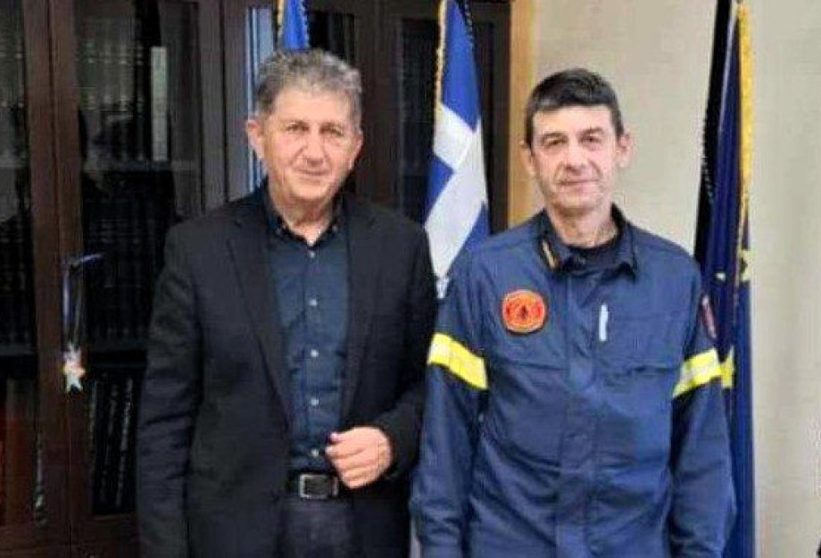 Επίσκεψη του Συντονιστή επιχειρήσεων της πυροσβεστικής στο Δήμαρχο Ηράκλειας Επίσκεψη του Συντονιστή επιχειρήσεων της πυροσβεστικής στο Δήμαρχο Ηράκλειας