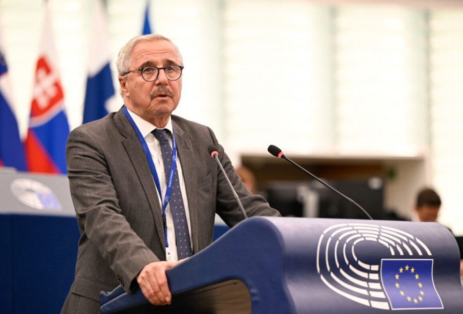 Γιάννης Μανιάτης: Να δοθούν οι προτάσεις της Κυβέρνησης για τις απεντάξεις από το Ταμείο Ανάκαμψης Γιάννης Μανιάτης: Να δοθούν οι προτάσεις της Κυβέρνησης για τις απεντάξεις από το Ταμείο Ανάκαμψης