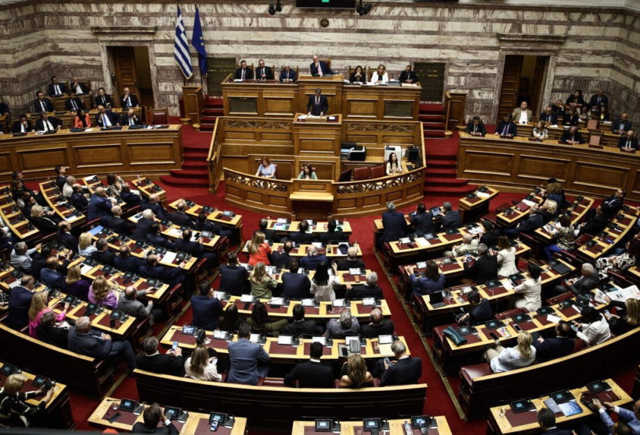 Στα δάχτυλα των χεριών οι βουλευτές που πήγαν να διαβάσουν τη δικογραφία για τα Τέμπη Στα δάχτυλα των χεριών οι βουλευτές που πήγαν να διαβάσουν τη δικογραφία για τα Τέμπη
