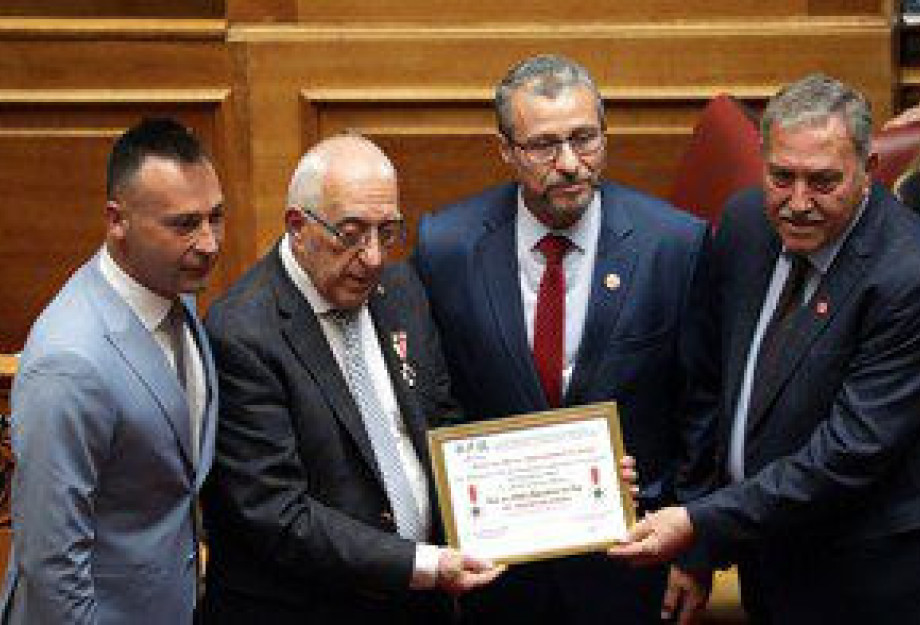 Η Βουλή των Ελλήνων τίμησε τους εθελοντές αιμοδότες για την προσφορά τους στη ζωή και στον άνθρωπο Η Βουλή των Ελλήνων τίμησε τους εθελοντές αιμοδότες για την προσφορά τους στη ζωή και στον άνθρωπο