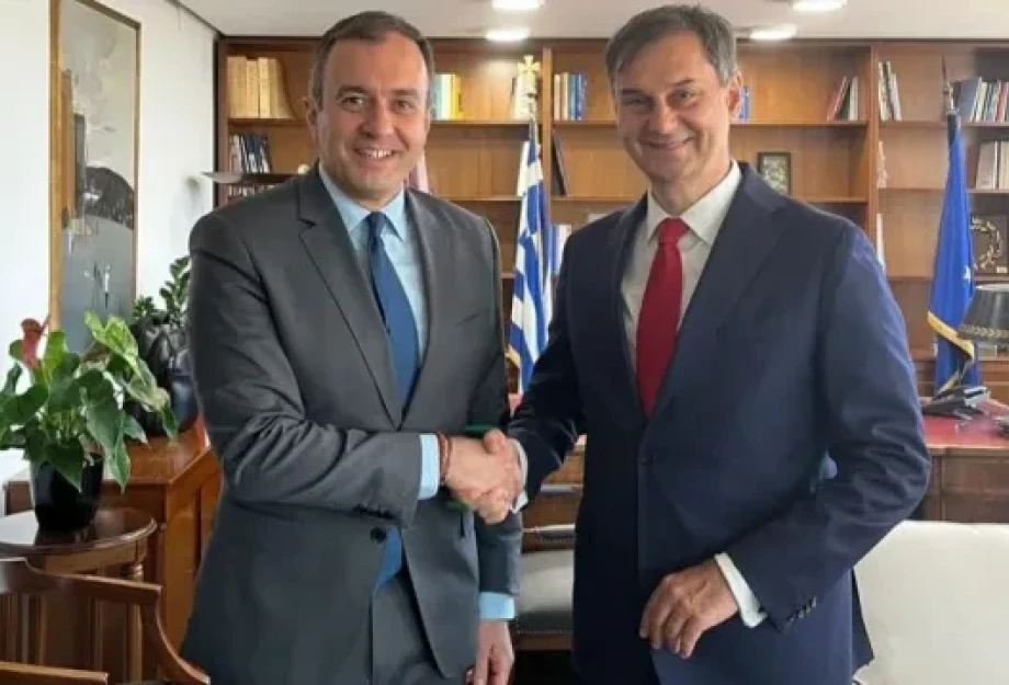 Νέος υφυπουργός Εξωτερικών ο Χάρης Θεοχάρης στη θέση του Τάσου Χατζηβασιλείου Νέος υφυπουργός Εξωτερικών ο Χάρης Θεοχάρης στη θέση του Τάσου Χατζηβασιλείου