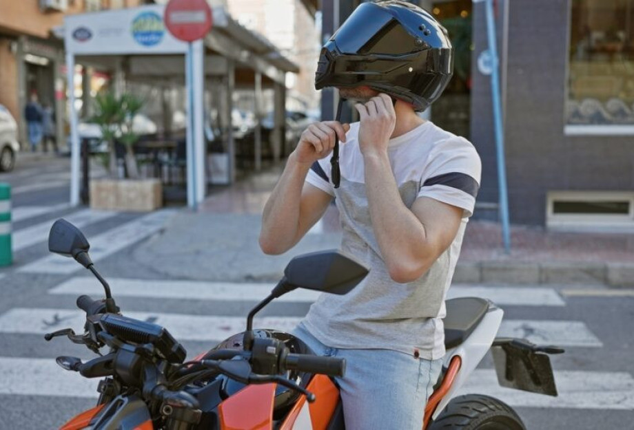 Νέος Κ.Ο.Κ. : Η χρήση προστατευτικού κράνους στο επίκεντρο των ελέγχων της Ελληνικής Αστυνομίας Νέος Κ.Ο.Κ. : Η χρήση προστατευτικού κράνους στο επίκεντρο των ελέγχων της Ελληνικής Αστυνομίας
