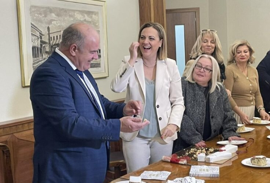 Για δες καιρό που διάλεξε… Για δες καιρό που διάλεξε…