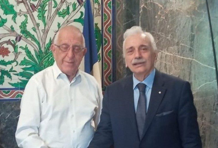 Συνάντηση Πρόεδρου του Ελληνικού Ερυθρού Σταυρού με τον Πρόεδρο της Βουλής Συνάντηση Πρόεδρου του Ελληνικού Ερυθρού Σταυρού με τον Πρόεδρο της Βουλής