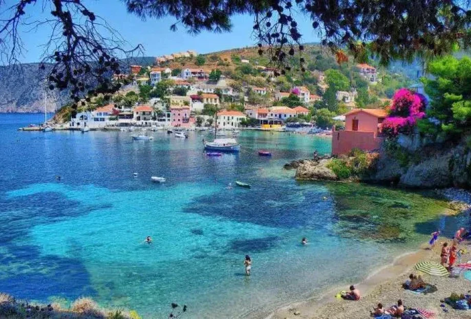 Καλοκαιρινές Διακοπές στην Ελλάδα: Διάσημοι αλλά Οικονομικοί Προορισμοί για Όλους Καλοκαιρινές Διακοπές στην Ελλάδα: Διάσημοι αλλά Οικονομικοί Προορισμοί για Όλους