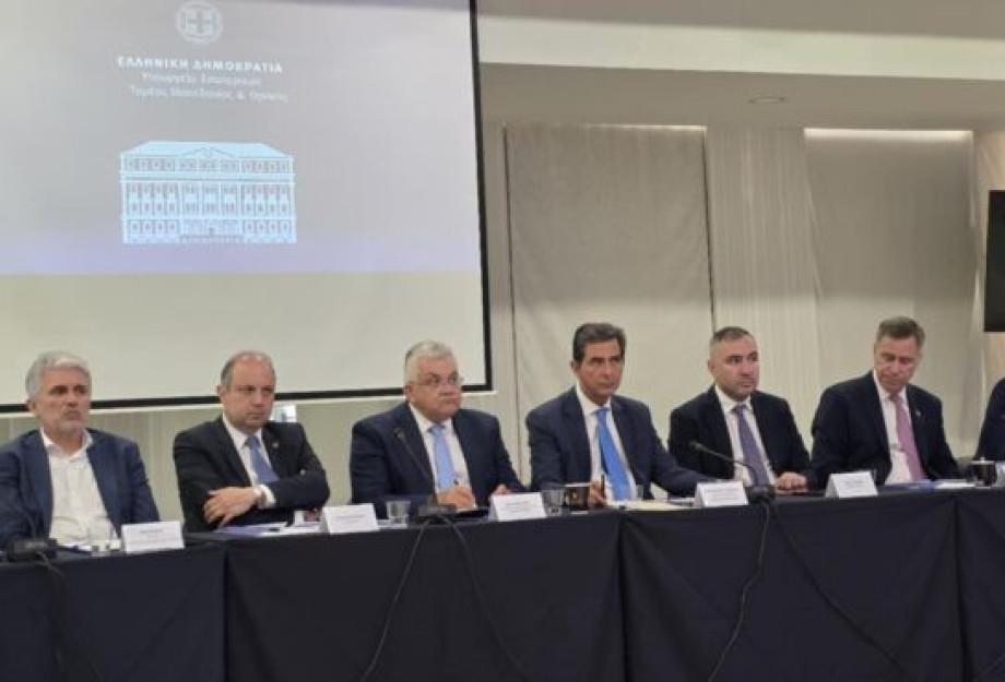 Προτάσεις Μαλλιαρά για τη διασύνδεση των πανεπιστημίων με την αγορά εργασίας στη σύσκεψη υπό τον Υφυπουργό Εσωτερικών Κώστα Γκιουλέκα Προτάσεις Μαλλιαρά για τη διασύνδεση των πανεπιστημίων με την αγορά εργασίας στη σύσκεψη υπό τον Υφυπουργό Εσωτερικών Κώστα Γκιουλέκα
