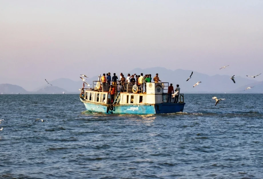 Νέο κύμα αφίξεων μεταναστών στα νότια του Ηρακλείου: Τρεις βάρκες μέσα σε λίγες ώρες Νέο κύμα αφίξεων μεταναστών στα νότια του Ηρακλείου: Τρεις βάρκες μέσα σε λίγες ώρες