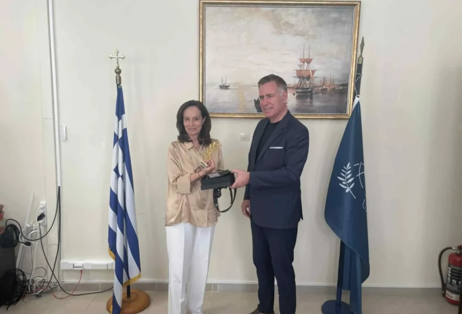 Συνάντηση Αγγελόπουλου – Διαμαντοπούλου στις εγκαταστάσεις του ΔΙΠΑΕ στη Σίνδο Συνάντηση Αγγελόπουλου – Διαμαντοπούλου στις εγκαταστάσεις του ΔΙΠΑΕ στη Σίνδο