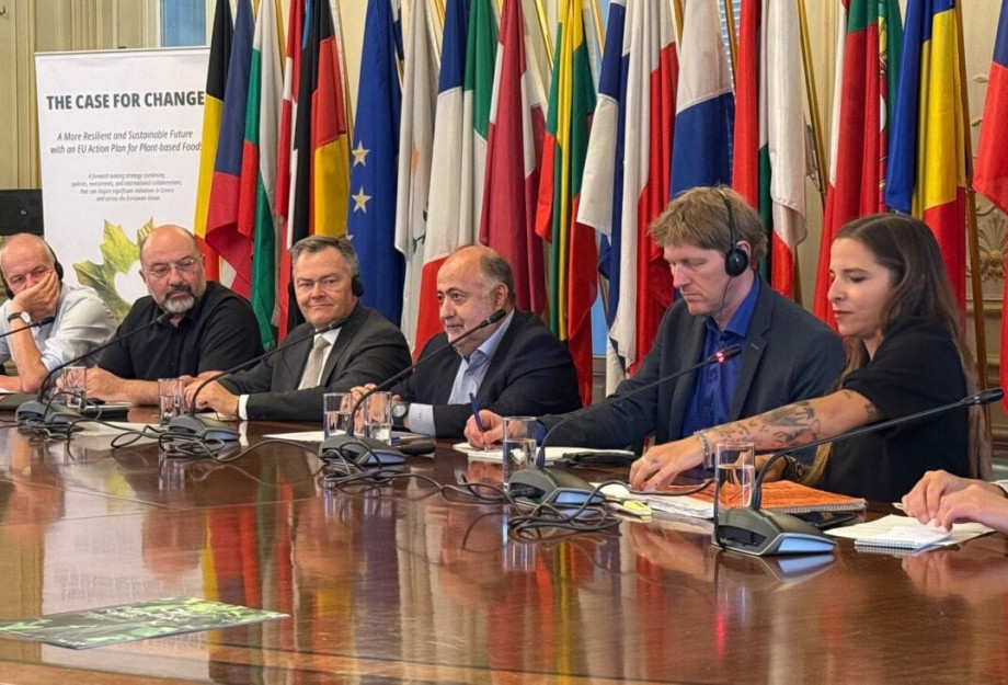 Σάκης Αρναούτογλου: Η Ελλάδα μπορεί να πρωτοστατήσει στο νέο ευρωπαϊκό διατροφικό μοντέλο Σάκης Αρναούτογλου: Η Ελλάδα μπορεί να πρωτοστατήσει στο νέο ευρωπαϊκό διατροφικό μοντέλο