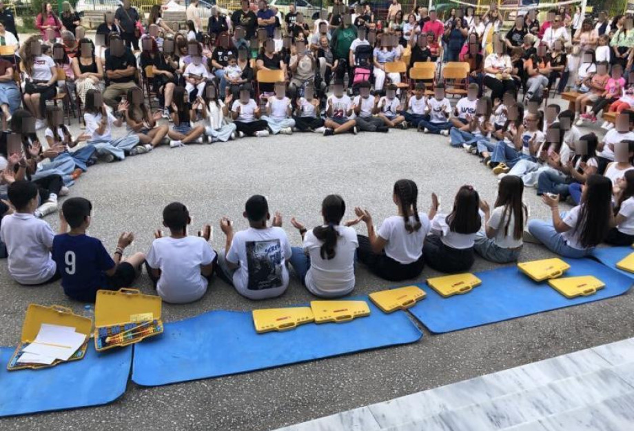 Διοργάνωσαν συναυλία με συμβολικό αντίτιμο για να βοηθήσουν 16χρονο συντοπίτη τους Διοργάνωσαν συναυλία με συμβολικό αντίτιμο για να βοηθήσουν 16χρονο συντοπίτη τους