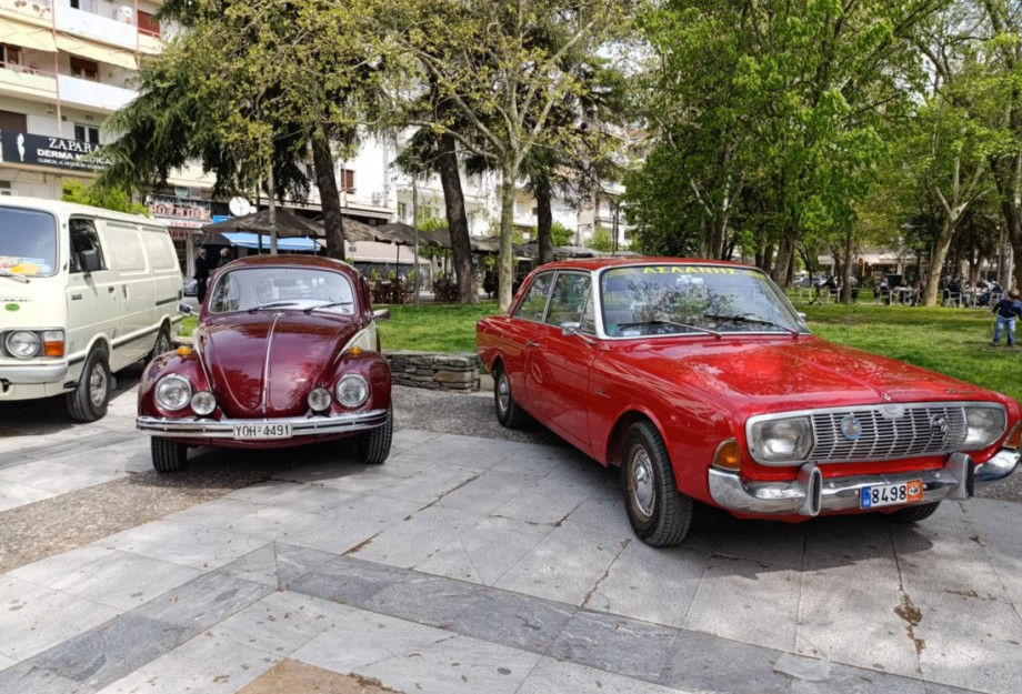 Στο πλαίσιο του «1ου Serres Historic Vehicle Meeting» σπάνια αυτοκίνητα και κλασσικές μοτοσυκλέτες στην πλατεία Ελευθερίας Στο πλαίσιο του «1ου Serres Historic Vehicle Meeting» σπάνια αυτοκίνητα και κλασσικές μοτοσυκλέτες στην πλατεία Ελευθερίας