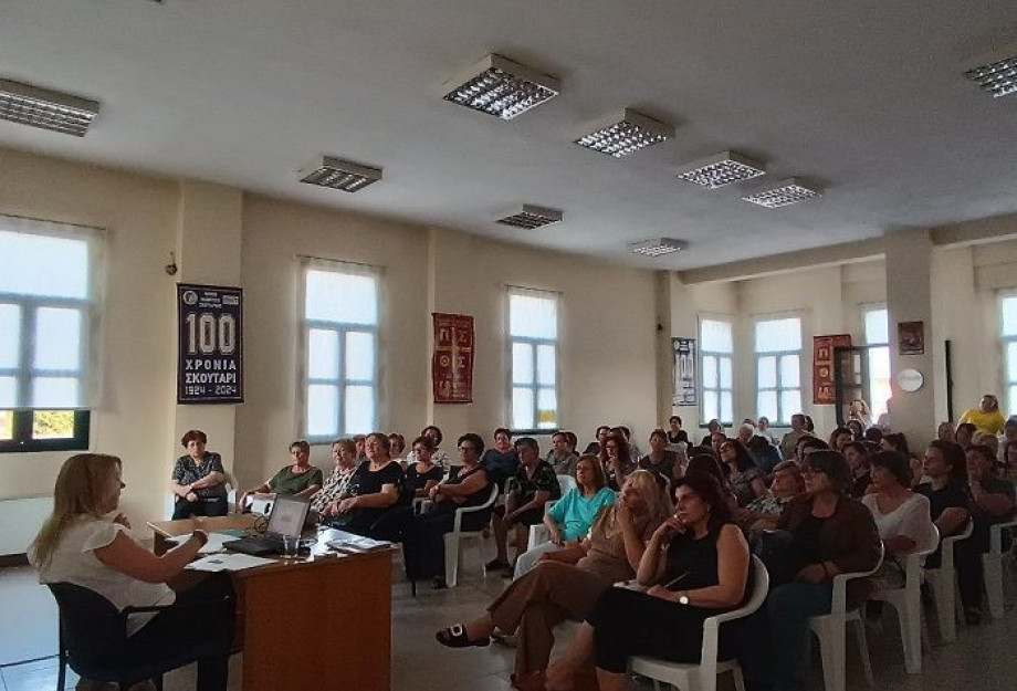 Με επιτυχία η εκδήλωση του Συλλόγου Γυναικών Σκουτάρεως ¨Αλληλεγγύη¨ Με επιτυχία η εκδήλωση του Συλλόγου Γυναικών Σκουτάρεως ¨Αλληλεγγύη¨