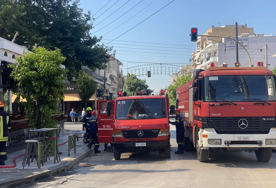 Θεσσαλονίκη: Πυρκαγιά σε κατάστημα εστίασης στο κέντρο της πόλης