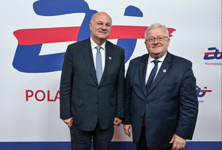Προτάσεις για προσέλκυση νέων στον αγροδιατροφικό τομέα από τον Κώστα Τσιάρα Προτάσεις για προσέλκυση νέων στον αγροδιατροφικό τομέα από τον Κώστα Τσιάρα