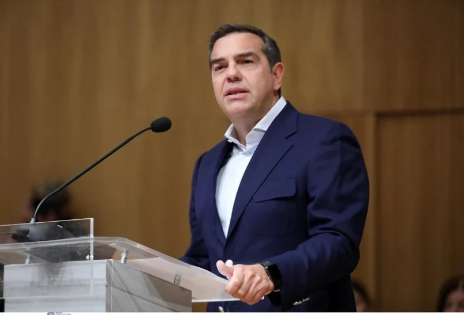 Εν μέσω σεναρίων «ολικής επιστροφής» του Αλέξη Τσίπρα συμμετείχαν δια ζώσης 1.261 σύνεδροι και διαδικτυακά 1.426 σύνεδροι Εν μέσω σεναρίων «ολικής επιστροφής» του Αλέξη Τσίπρα συμμετείχαν δια ζώσης 1.261 σύνεδροι και διαδικτυακά 1.426 σύνεδροι