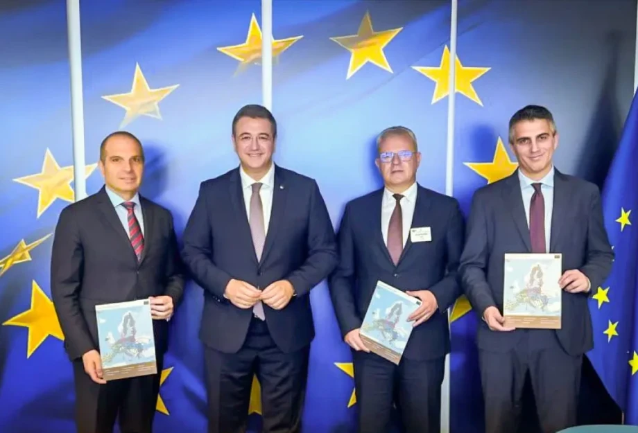 Συμφωνία για σύγχρονη σιδηροδρομική κι οδική διασύνδεση Ρουμανίας-Βουλγαρίας-Ελλάδας Συμφωνία για σύγχρονη σιδηροδρομική κι οδική διασύνδεση Ρουμανίας-Βουλγαρίας-Ελλάδας
