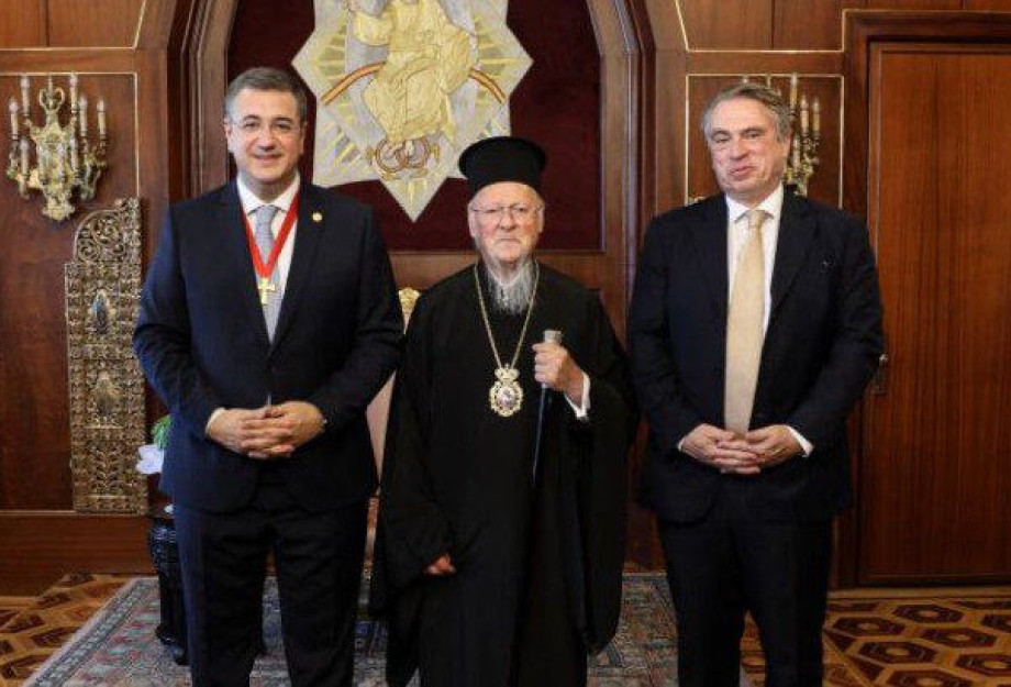 Άρχοντας του Οικουμενικού Πατριαρχείου ο Απόστολος Τζιτζικώστας Άρχοντας του Οικουμενικού Πατριαρχείου ο Απόστολος Τζιτζικώστας